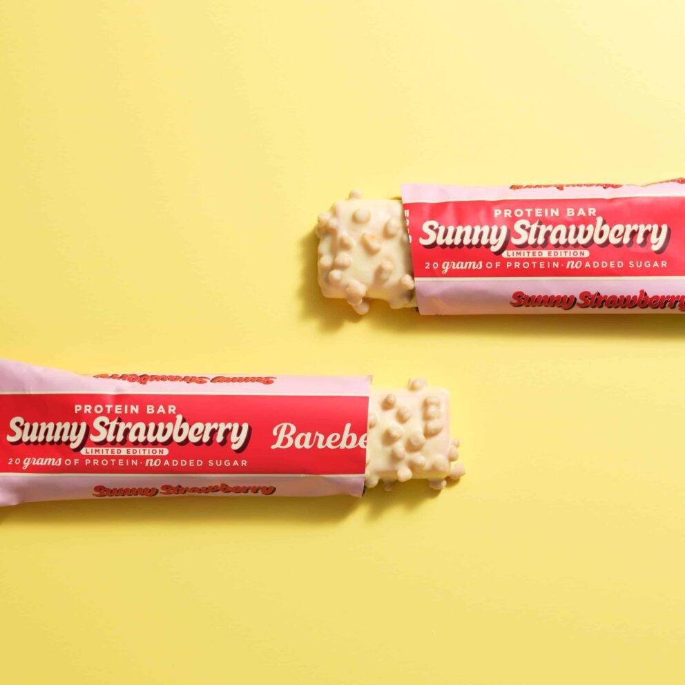 Lifestyle image barebells sunny strawberry two bars